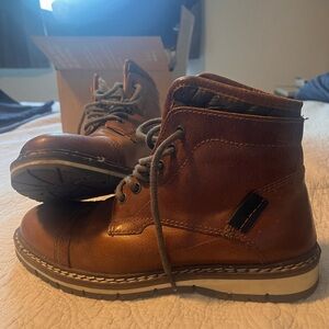 Brown boots (Crown Vintage)